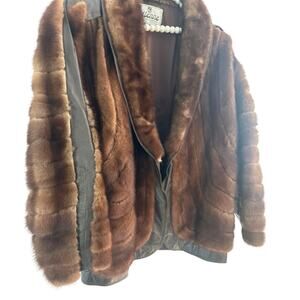 Etienne Fur Coat 80’s flair made in Argentina Buenos Aires mint condition